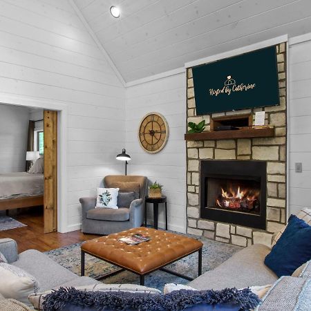 Stunning Luxury Cabin W Hot Tub And Fire Pit Holy Shiplap Is Perfect Romantic Couples Getaway بروكن بو المظهر الخارجي الصورة