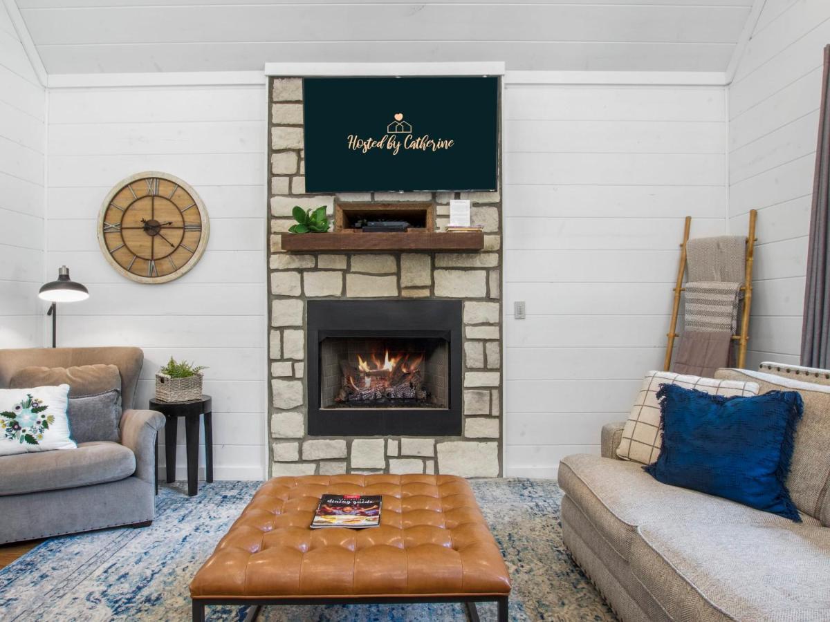 Stunning Luxury Cabin W Hot Tub And Fire Pit Holy Shiplap Is Perfect Romantic Couples Getaway بروكن بو المظهر الخارجي الصورة