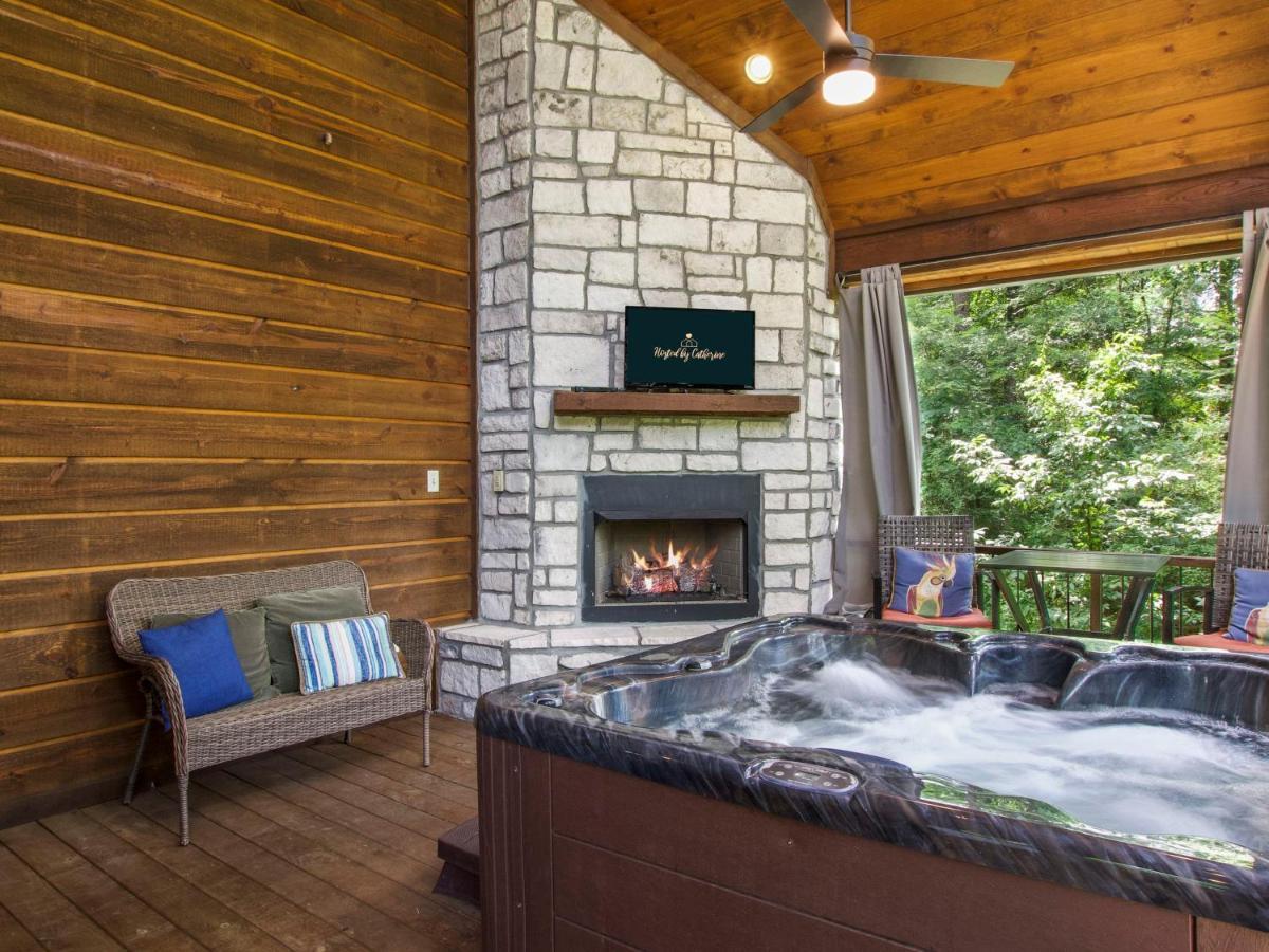 Stunning Luxury Cabin W Hot Tub And Fire Pit Holy Shiplap Is Perfect Romantic Couples Getaway بروكن بو المظهر الخارجي الصورة