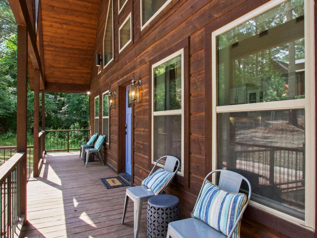 Stunning Luxury Cabin W Hot Tub And Fire Pit Holy Shiplap Is Perfect Romantic Couples Getaway بروكن بو المظهر الخارجي الصورة