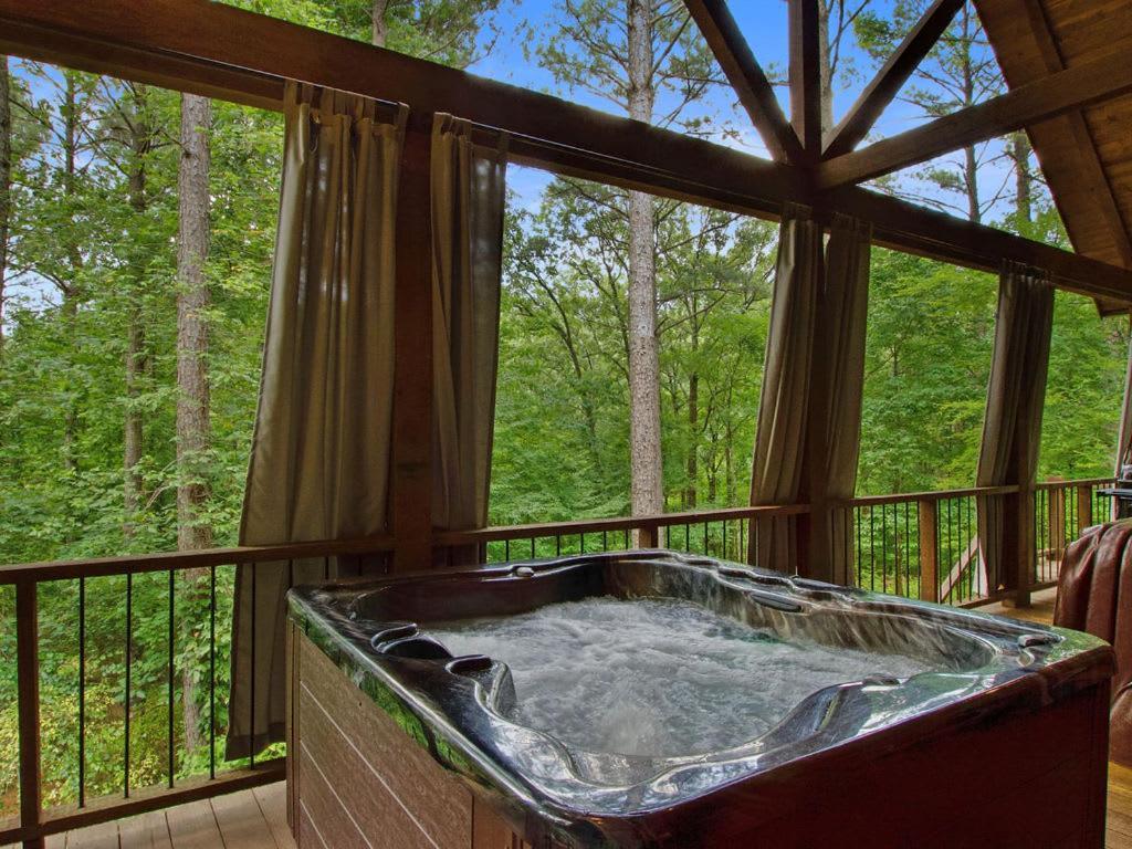 Stunning Luxury Cabin W Hot Tub And Fire Pit Holy Shiplap Is Perfect Romantic Couples Getaway بروكن بو المظهر الخارجي الصورة